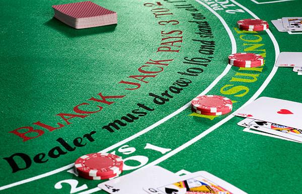 How Live Football Betting Works on nhà cái châu âu Platforms